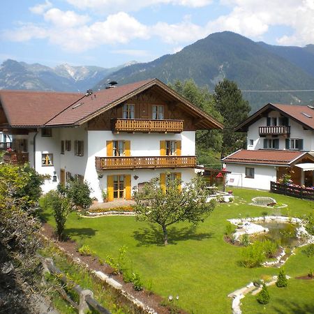 Haus Daheim Apartamento Mittenwald Exterior foto